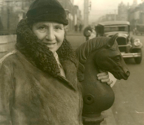 Gertrude Stein, Richmond, Virginia. With an old hitching post. February 7, 1935.jpg